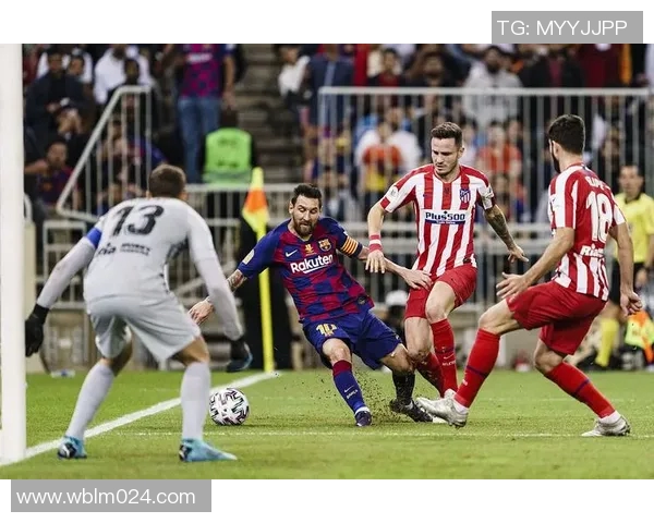 《足球之梦：每一场比赛背后的坚持与荣耀》