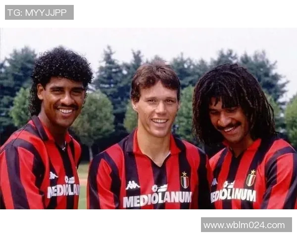 荷兰足球队七十年代黄金一代球星传奇与战术创新探析 荷兰足球队七十年代黄金一代球星传奇与战术创新探析