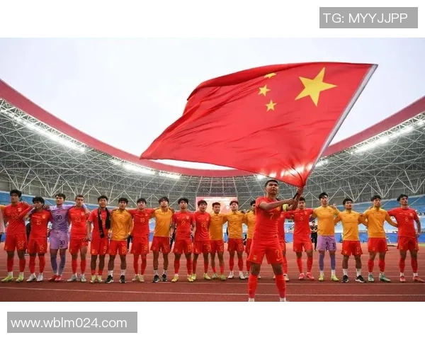 足坛巨星拼搏历程展现坚韧精神激励无数青少年追逐足球梦想